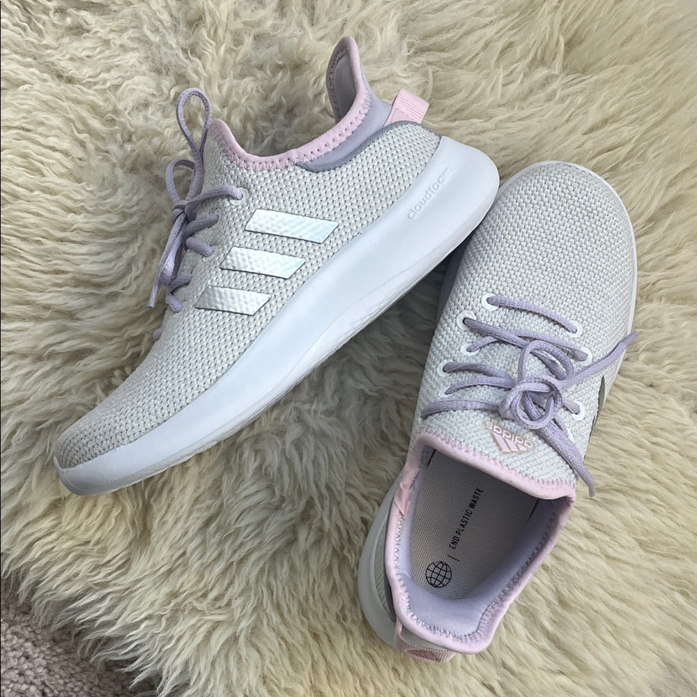 NWOT Adidas Cloudfoam Big Kid Size 2 Purple and White with Pink